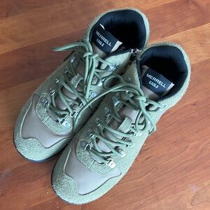 Merrell Mens size 10 moss green suede boots
